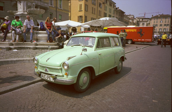 M-BASE エムベース ｜ 街角のクルマたちAtoZ